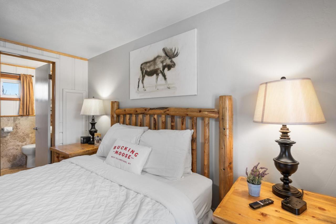 The Bucking Moose Hotel West Yellowstone Exterior photo