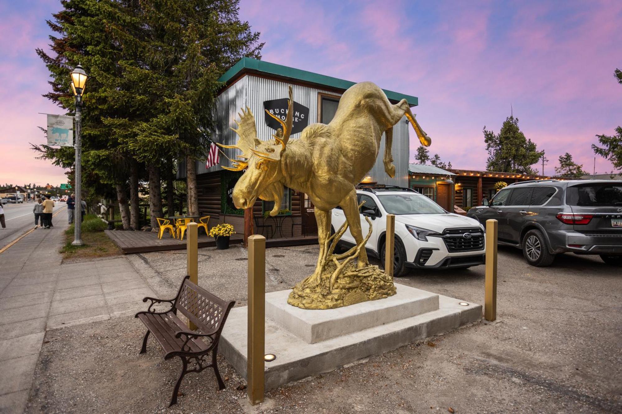 The Bucking Moose Hotel West Yellowstone Exterior photo